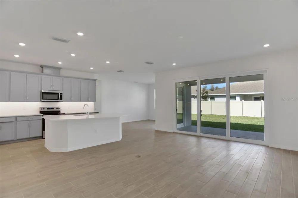 2371 JUNIPER BERRY DRIVE Minneola, FL 34715