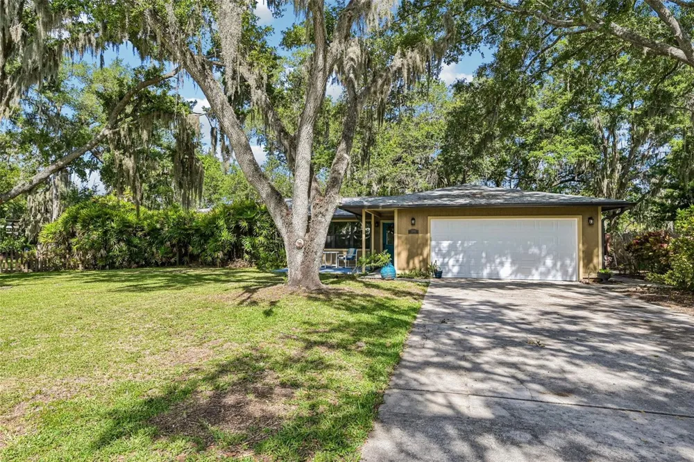 3304 SWAAN LANE Sarasota, FL 34235