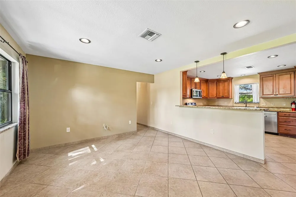 3304 SWAAN LANE Sarasota, FL 34235