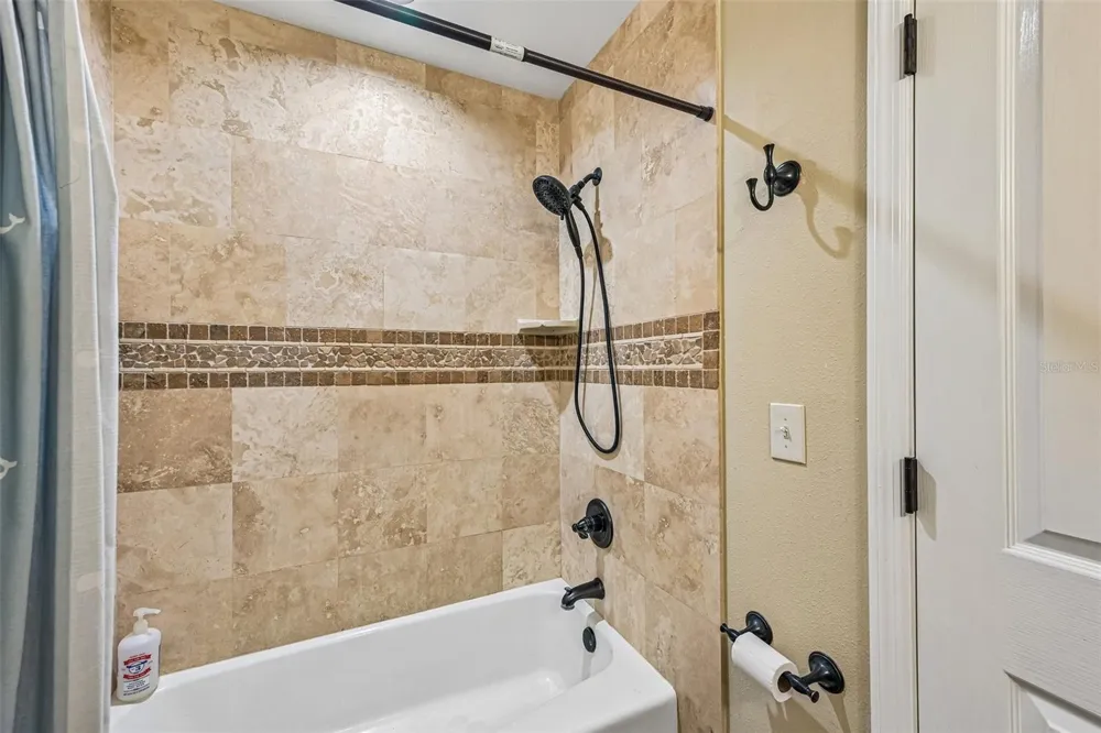 3304 SWAAN LANE Sarasota, FL 34235
