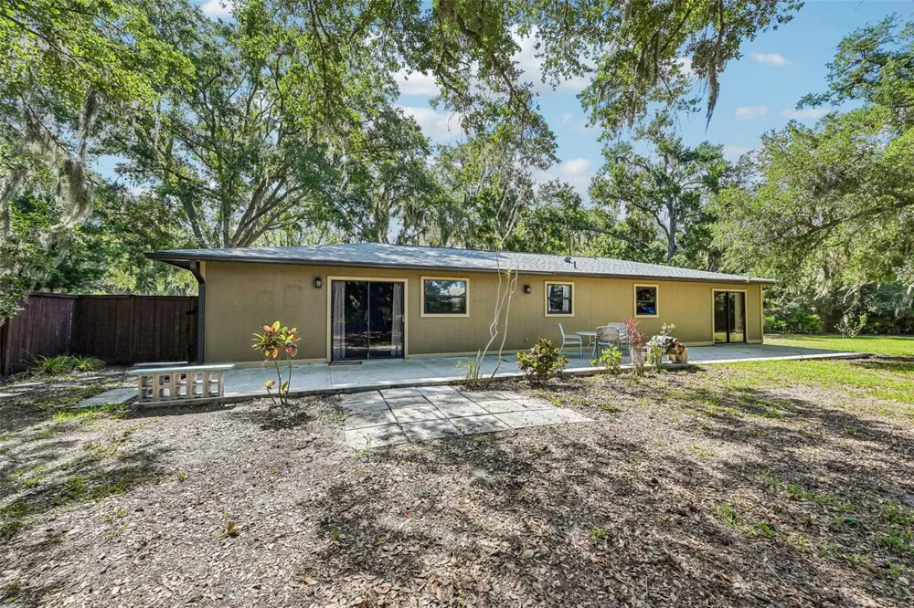 3304 SWAAN LANE Sarasota, FL 34235