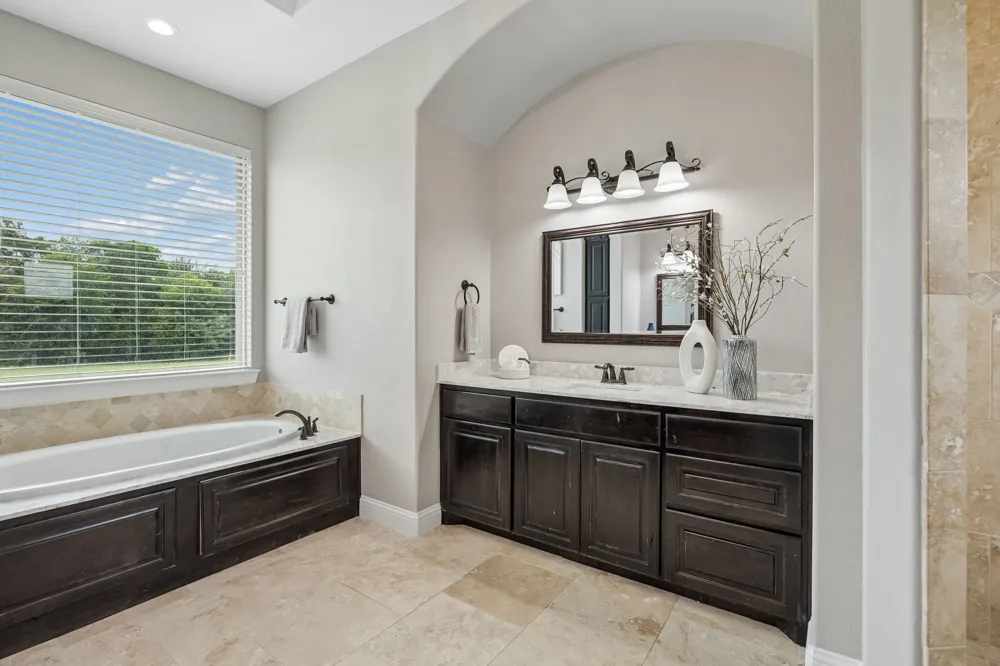 11190 County Road 309 Terrell, TX 75161