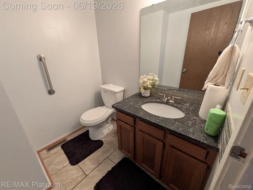 2085 Fox Hollow Drive Meridian Charter Township, MI 48864