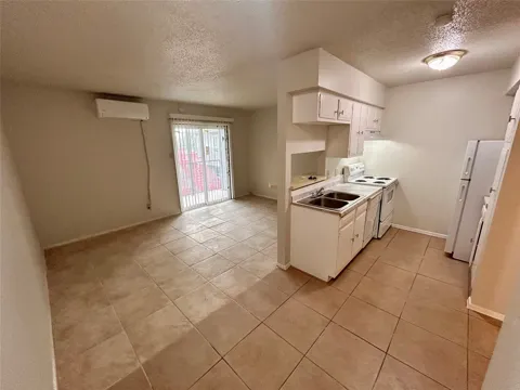 901 E 40th Street #304