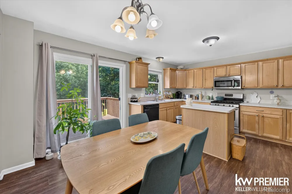 551 Indian Oaks Drive Howell City, MI 48843