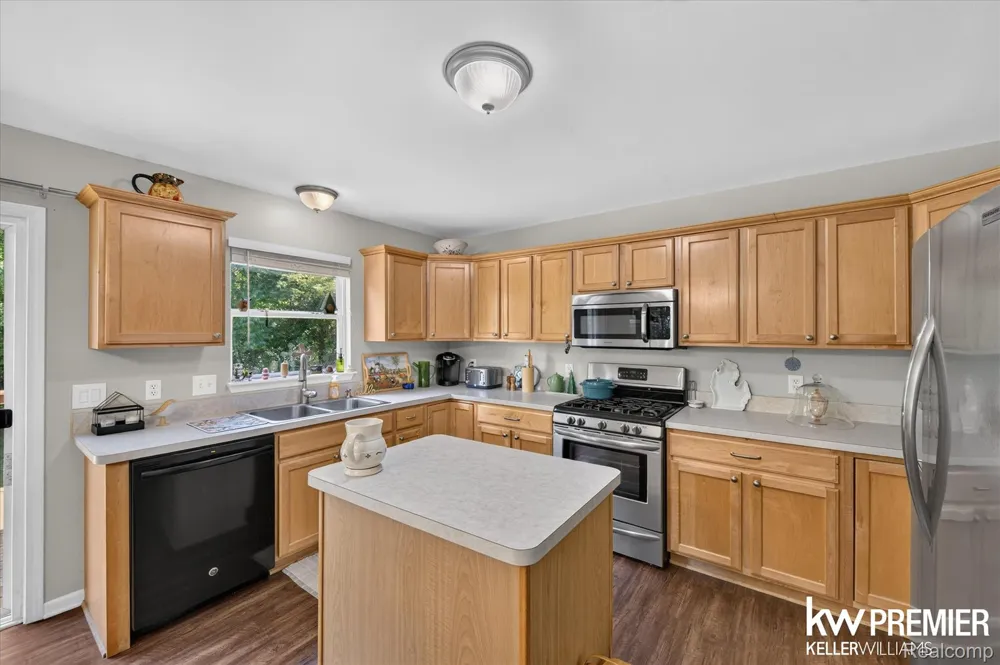 551 Indian Oaks Drive Howell City, MI 48843