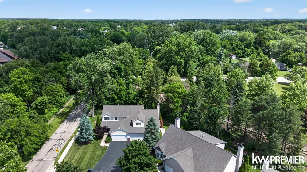 551 Indian Oaks Drive Howell City, MI 48843