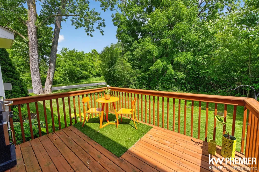 551 Indian Oaks Drive Howell City, MI 48843