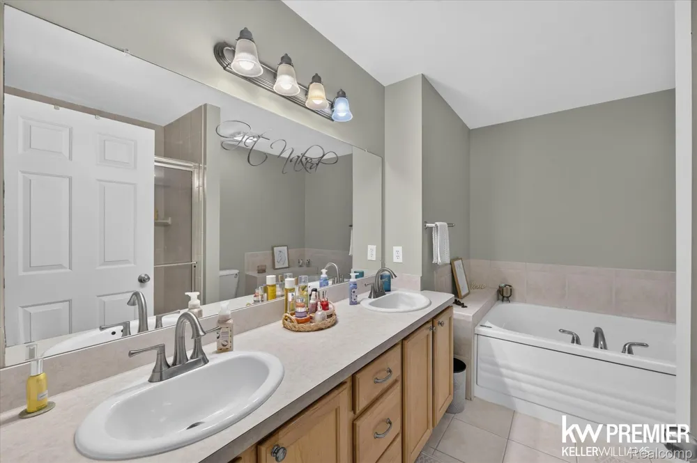 551 Indian Oaks Drive Howell City, MI 48843