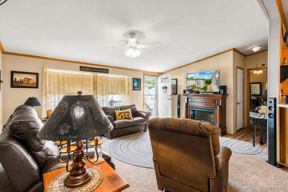 29311 Hidden River Drive Gibraltar City, MI 48173