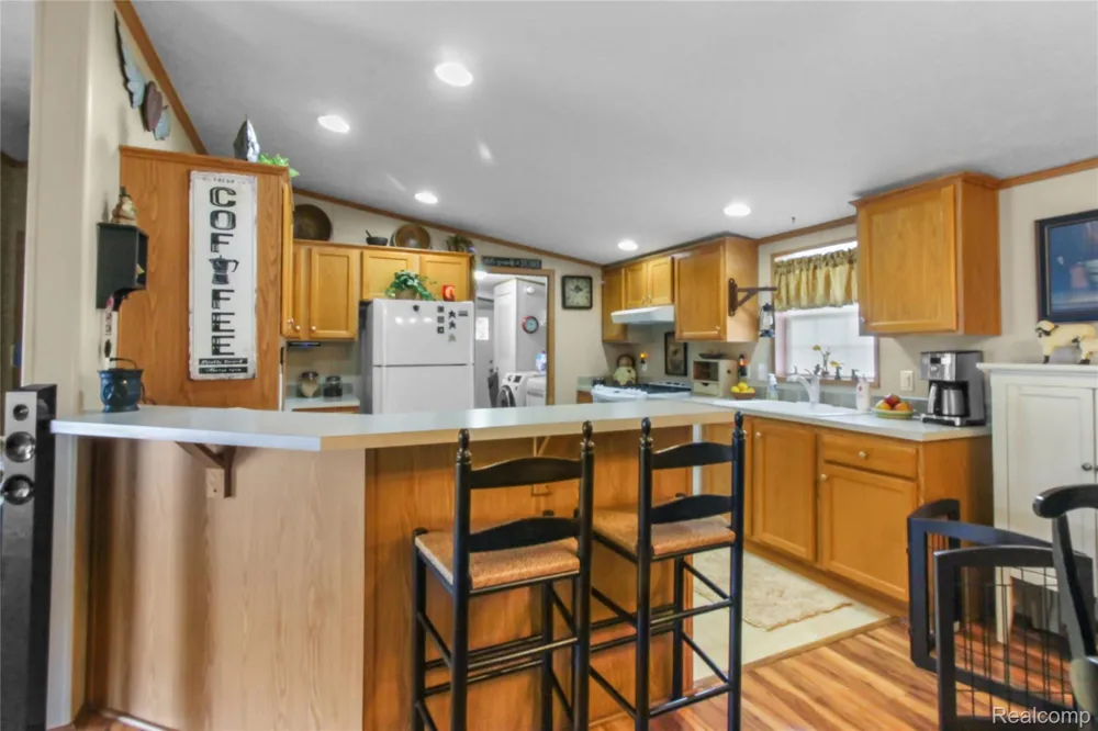 29311 Hidden River Drive Gibraltar City, MI 48173