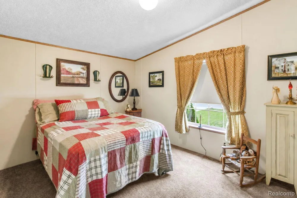 29311 Hidden River Drive Gibraltar City, MI 48173