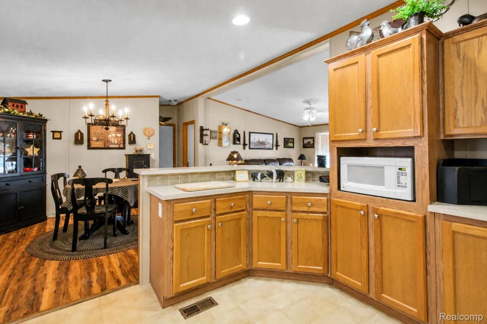 29311 Hidden River Drive Gibraltar City, MI 48173