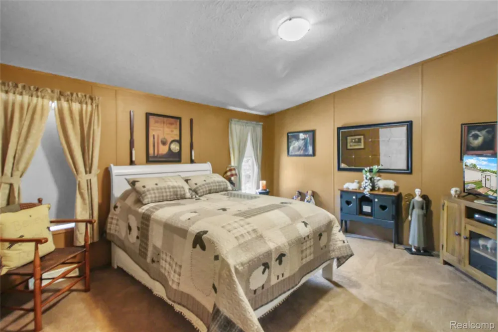 29311 Hidden River Drive Gibraltar City, MI 48173