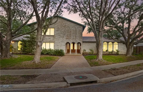 1010 Karnak Drive