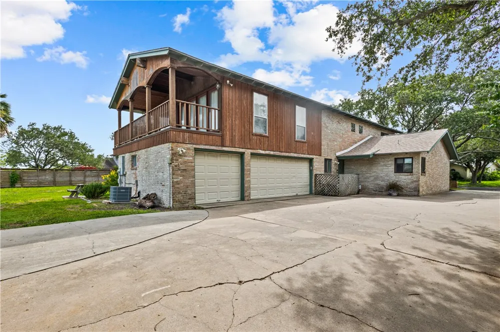 1010 Karnak Drive Corpus Christi, TX 78412