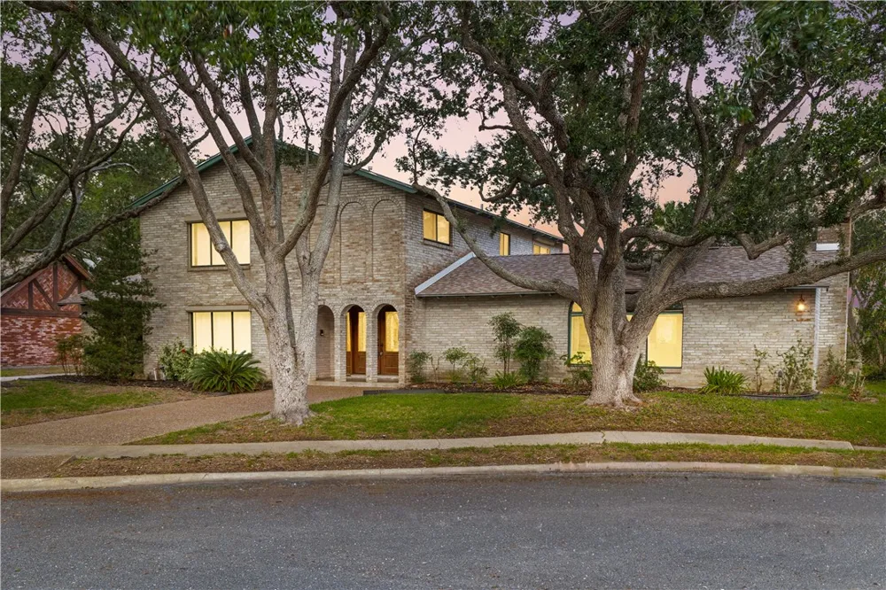 1010 Karnak Drive Corpus Christi, TX 78412