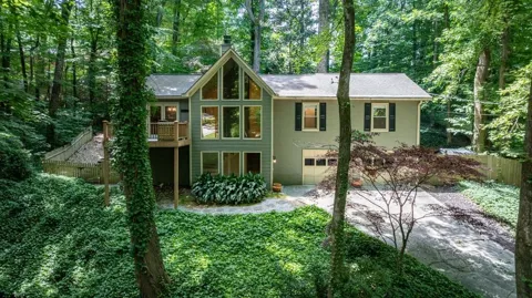 102 Vanessa Drive SE