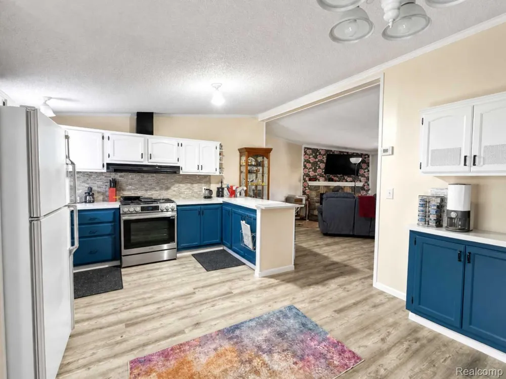 90 Menlo Park Drive Sumpter Township, MI 48111