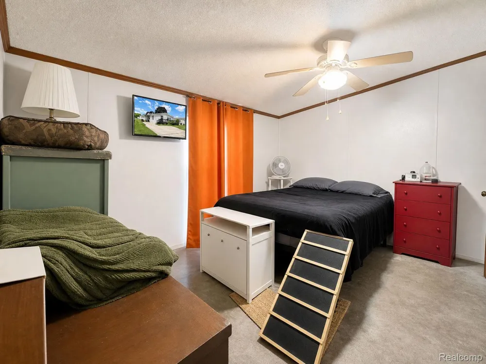 90 Menlo Park Drive Sumpter Township, MI 48111