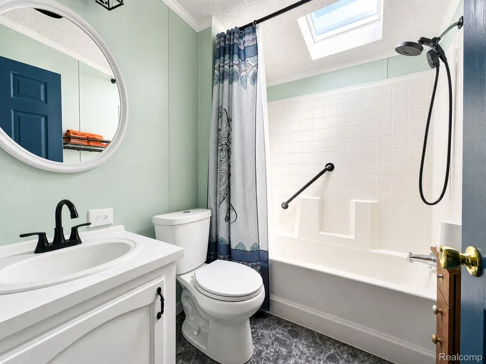 90 Menlo Park Drive Sumpter Township, MI 48111