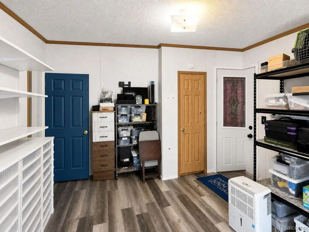 90 Menlo Park Drive Sumpter Township, MI 48111