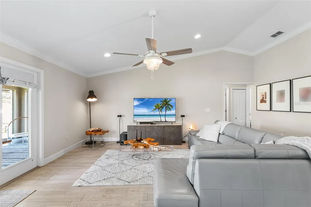 444 LAKE VIEW WAY Auburndale, FL 33823