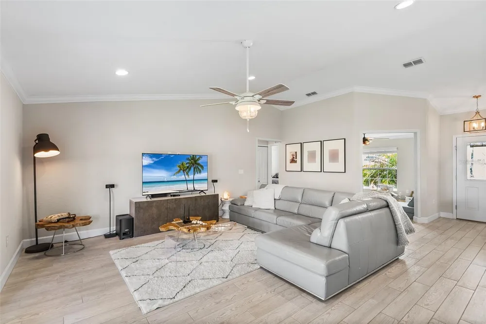 444 LAKE VIEW WAY Auburndale, FL 33823