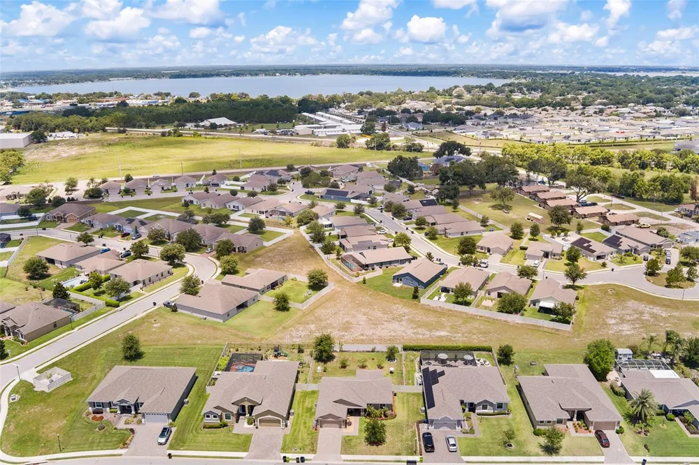 444 LAKE VIEW WAY Auburndale, FL 33823