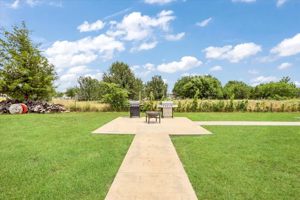 4248 Fm 273 Ivanhoe, TX 75447