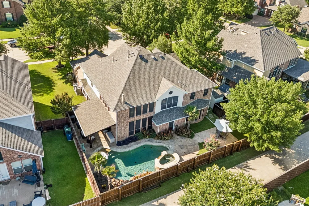 2803 Deerhurst Drive Highland Village, TX 75077
