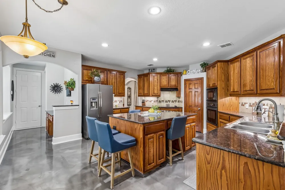 2803 Deerhurst Drive Highland Village, TX 75077