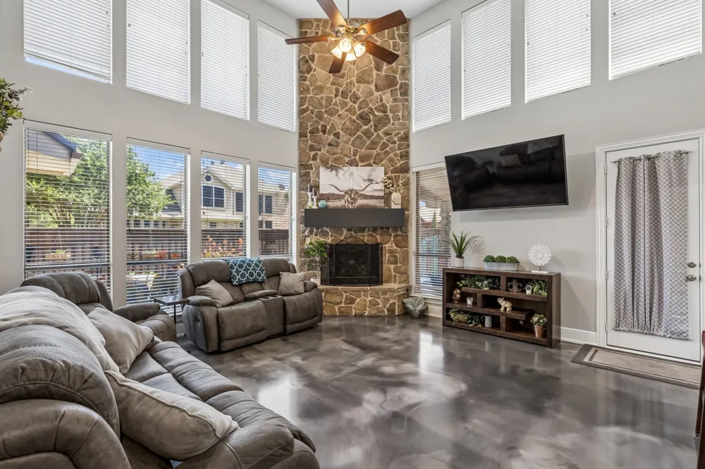 2803 Deerhurst Drive Highland Village, TX 75077