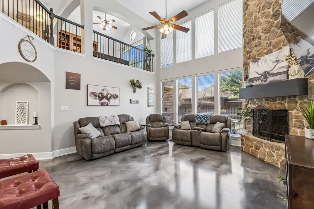 2803 Deerhurst Drive Highland Village, TX 75077