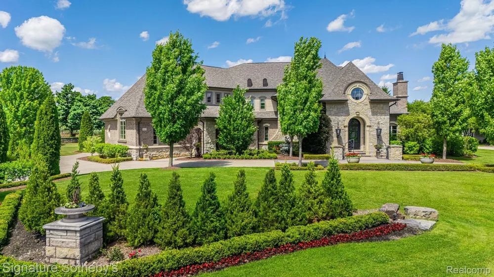 4911 Pinnacle Boulevard Oakland Charter Township, MI 48306