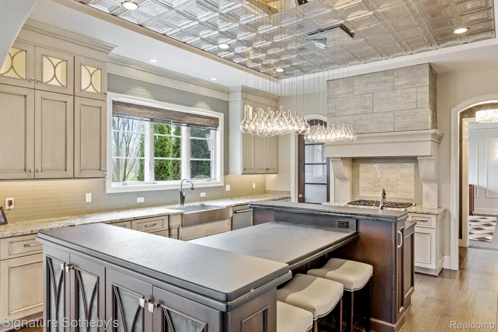 4911 Pinnacle Boulevard Oakland Charter Township, MI 48306