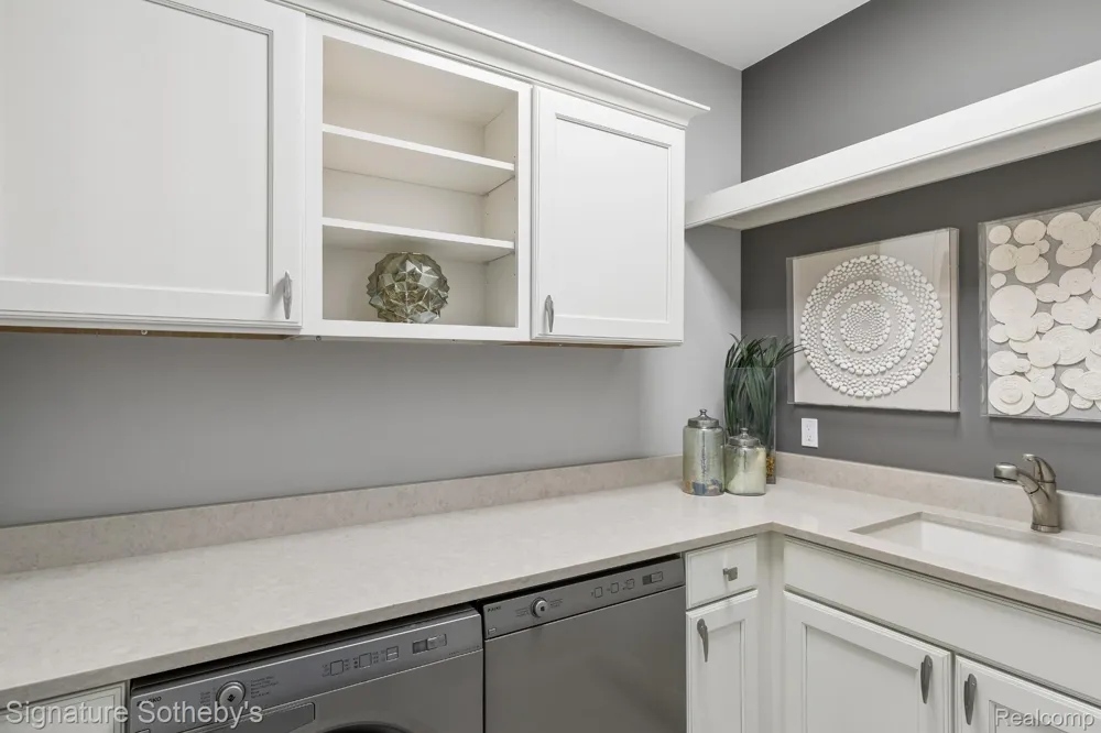 4911 Pinnacle Boulevard Oakland Charter Township, MI 48306
