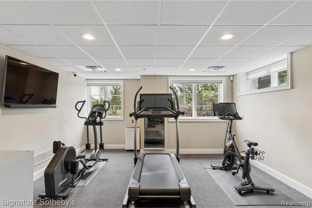 4911 Pinnacle Boulevard Oakland Charter Township, MI 48306