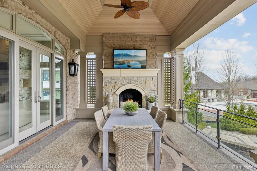 4911 Pinnacle Boulevard Oakland Charter Township, MI 48306