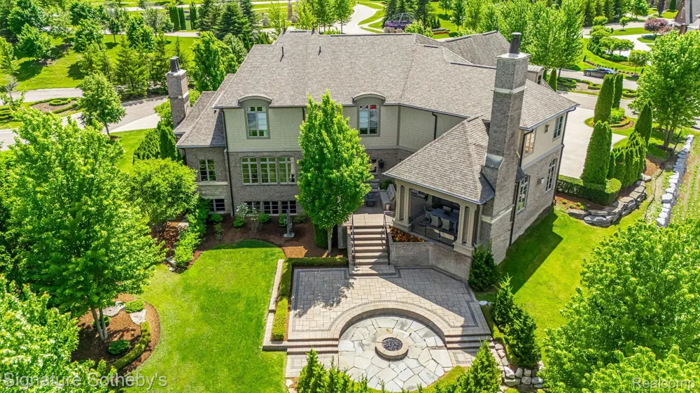 4911 Pinnacle Boulevard Oakland Charter Township, MI 48306