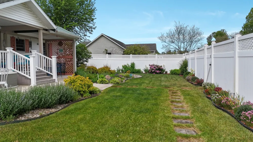 29390 Saddlebred Lane Dowagiac, MI 49047