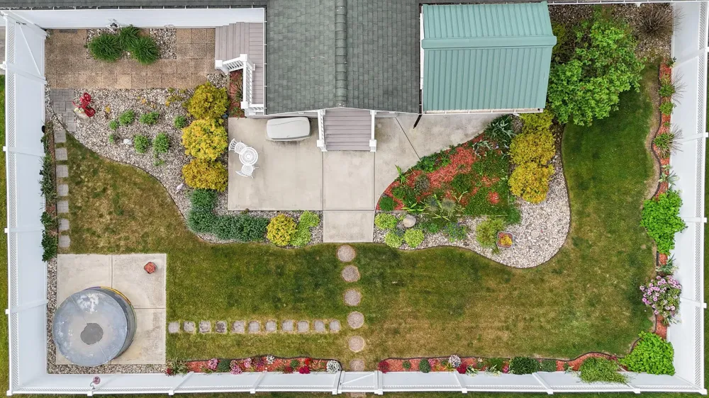 29390 Saddlebred Lane Dowagiac, MI 49047
