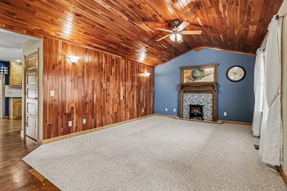 29390 Saddlebred Lane Dowagiac, MI 49047