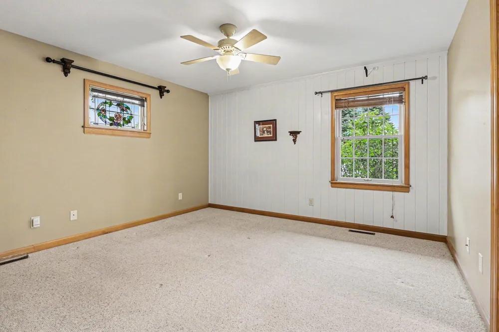 29390 Saddlebred Lane Dowagiac, MI 49047