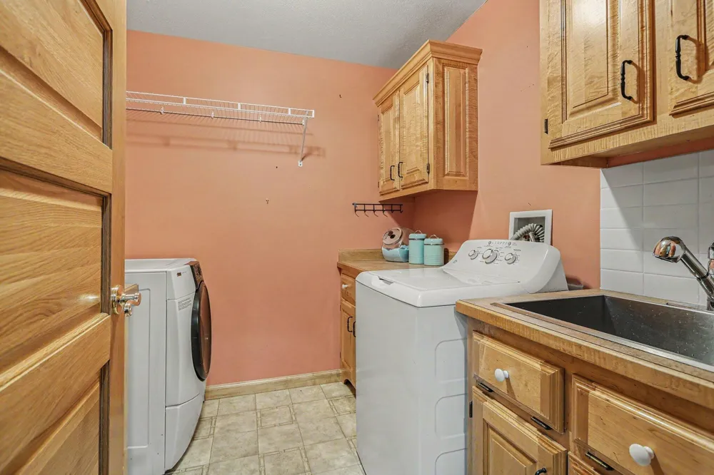 29390 Saddlebred Lane Dowagiac, MI 49047