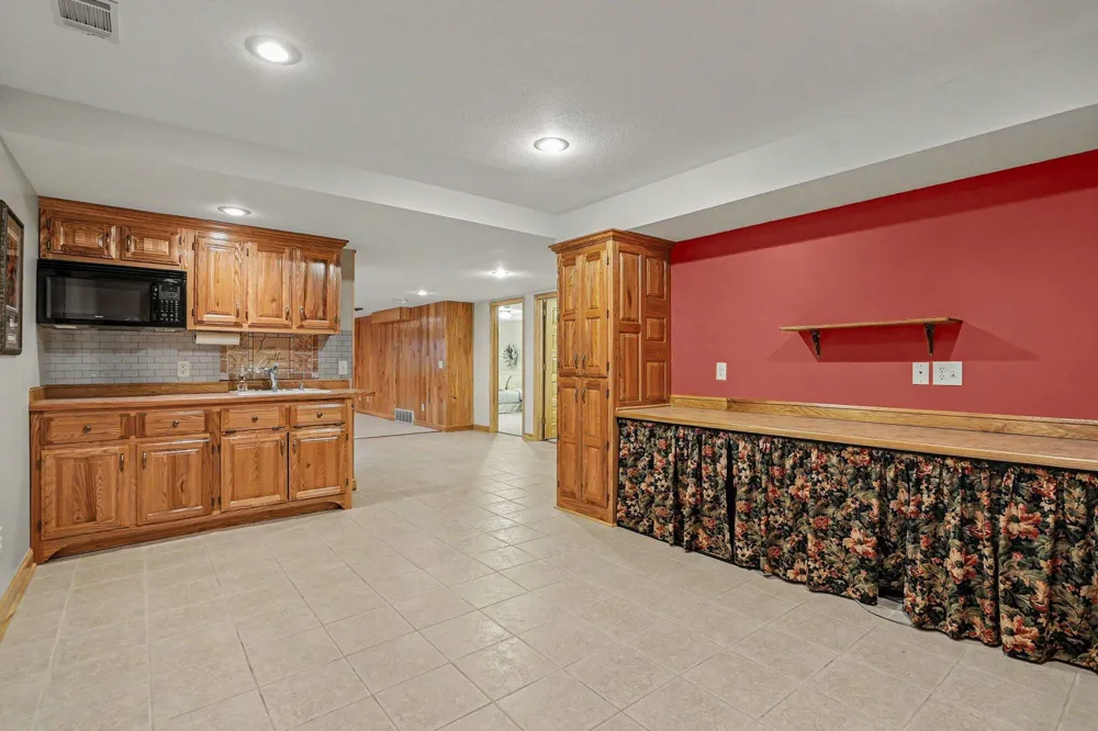 29390 Saddlebred Lane Dowagiac, MI 49047