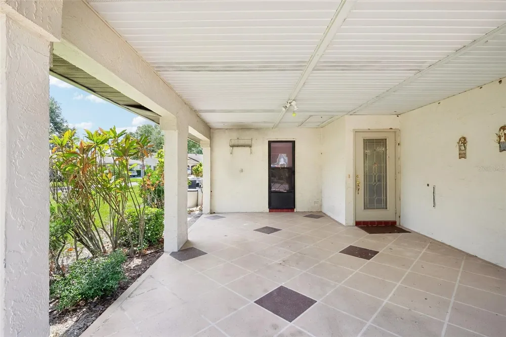 2017 HAMPSTEAD CIRCLE Sun City Center, FL 33573
