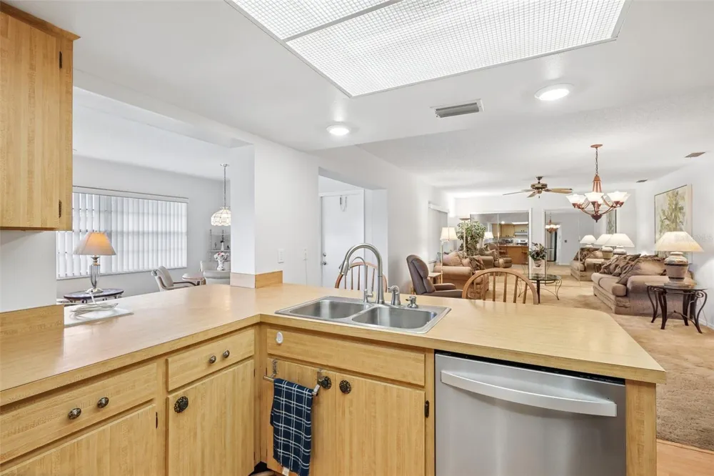 2017 HAMPSTEAD CIRCLE Sun City Center, FL 33573