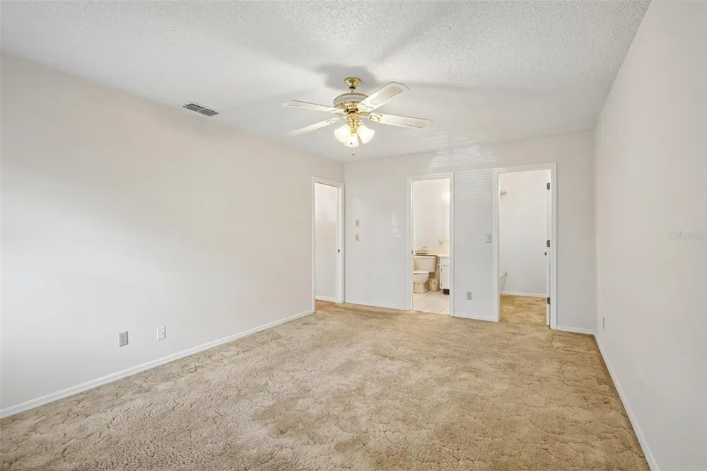 2017 HAMPSTEAD CIRCLE Sun City Center, FL 33573