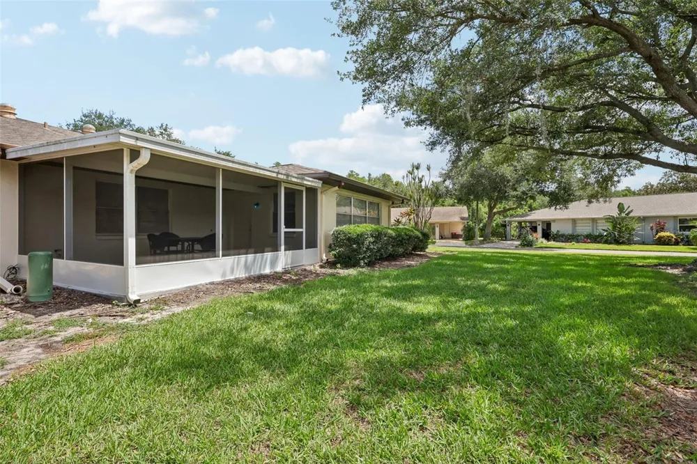 2017 HAMPSTEAD CIRCLE Sun City Center, FL 33573